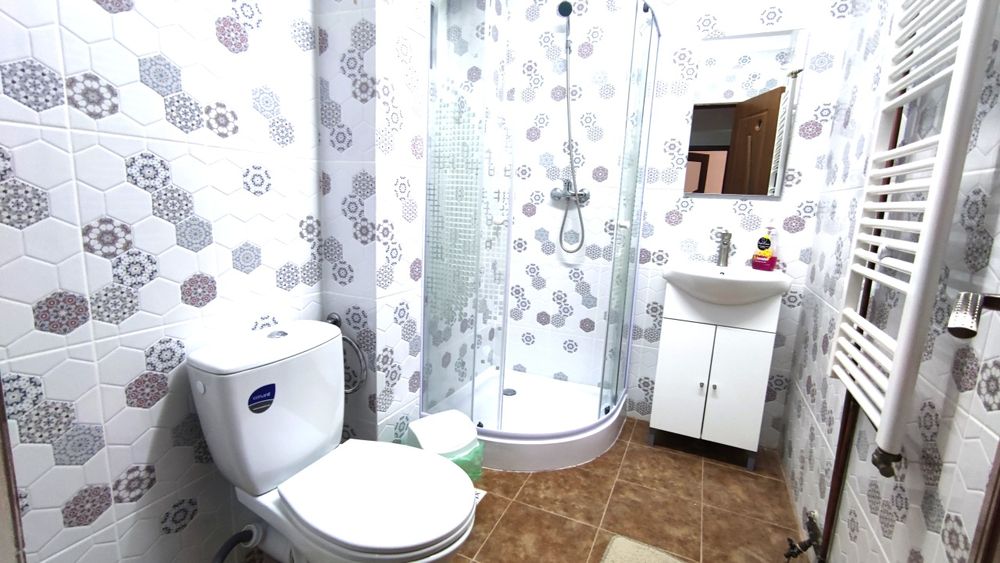 Închiriez apartament 2 camere renovat !
