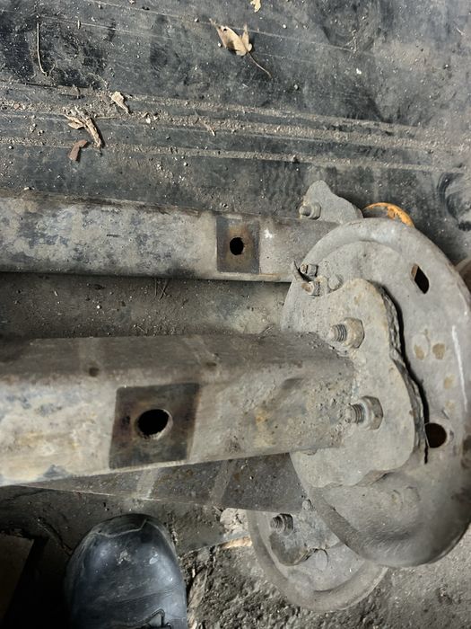 Продам ось на прицеп