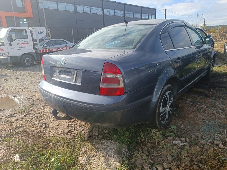 Dezmembram skoda superb, an 2007, motor 2.0 tdi