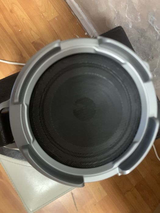 Vand boxa mai multe detali in privat nu trimti doar in hunedoara !!