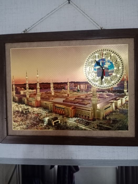 Часы электронные и настенные