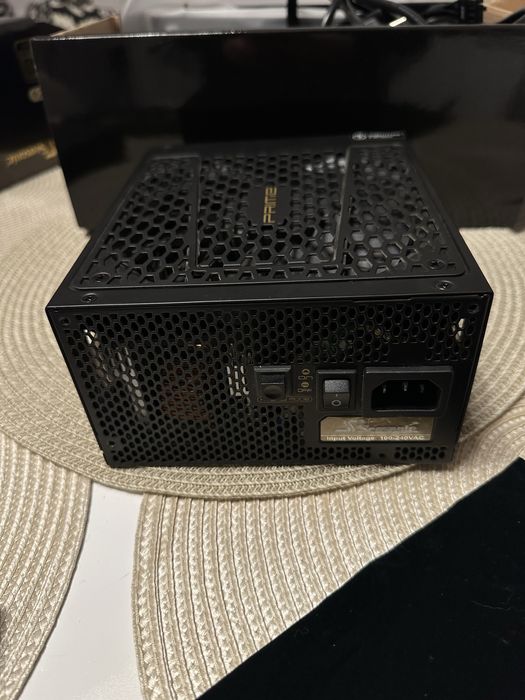 Sursă Seasonic PRIME Gold 850W – 80+ Gold, Full Modular, High-End