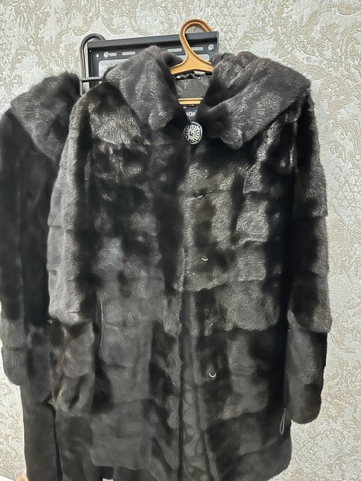 Продам женскую норковую шубу