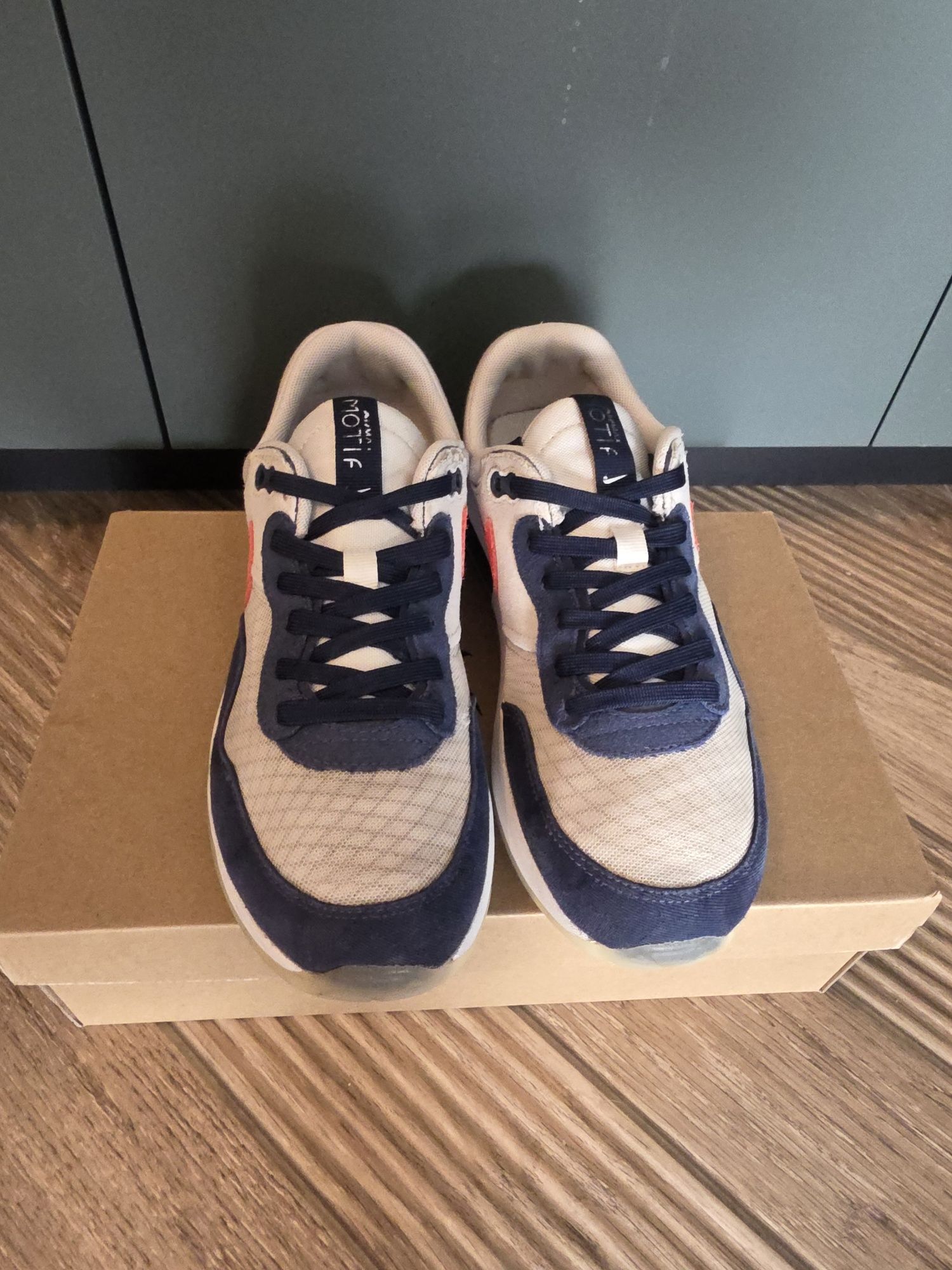 Дамски маратонки NIKE AIR MAX