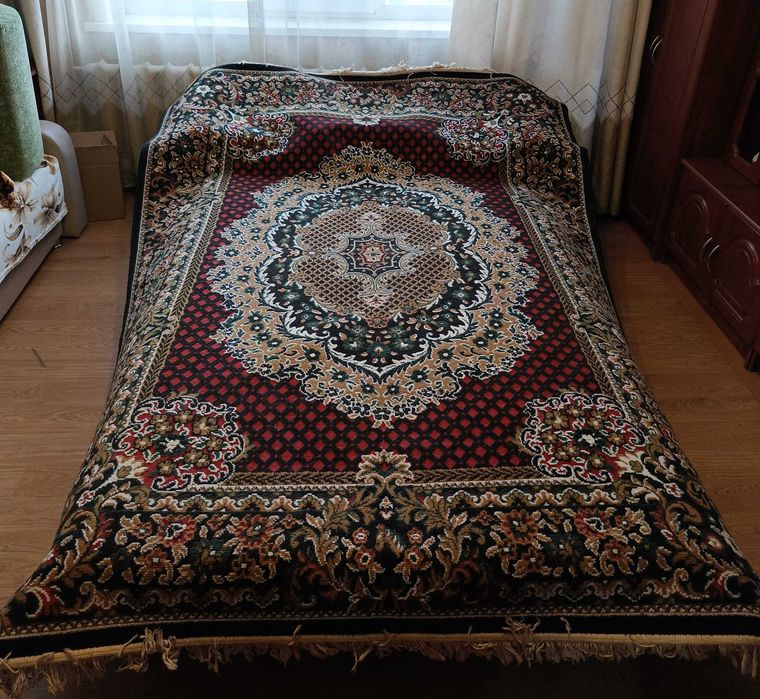 Продам ковер 2 м х 3 м, б/у  15.000тг