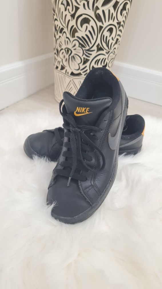 Продавам маратонки Nike
