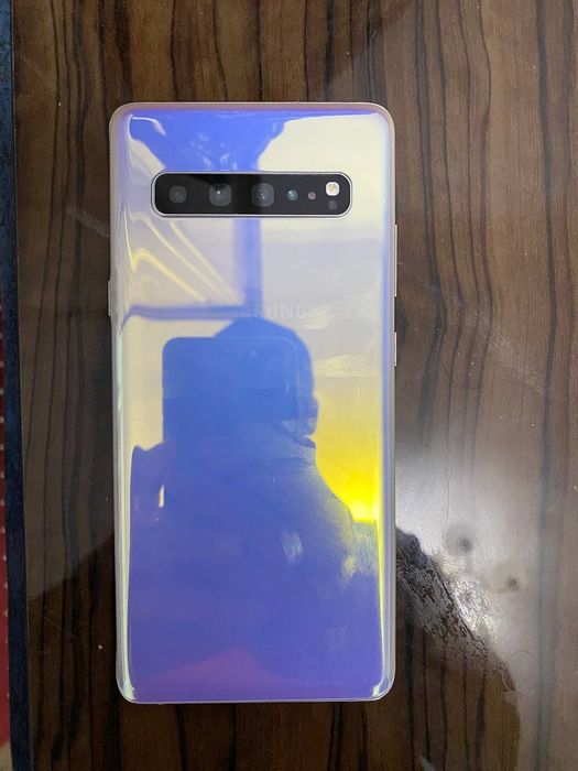 Samsung S10 5g  sotiladi srochna