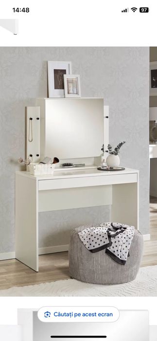 Vând măsuță de machiaj