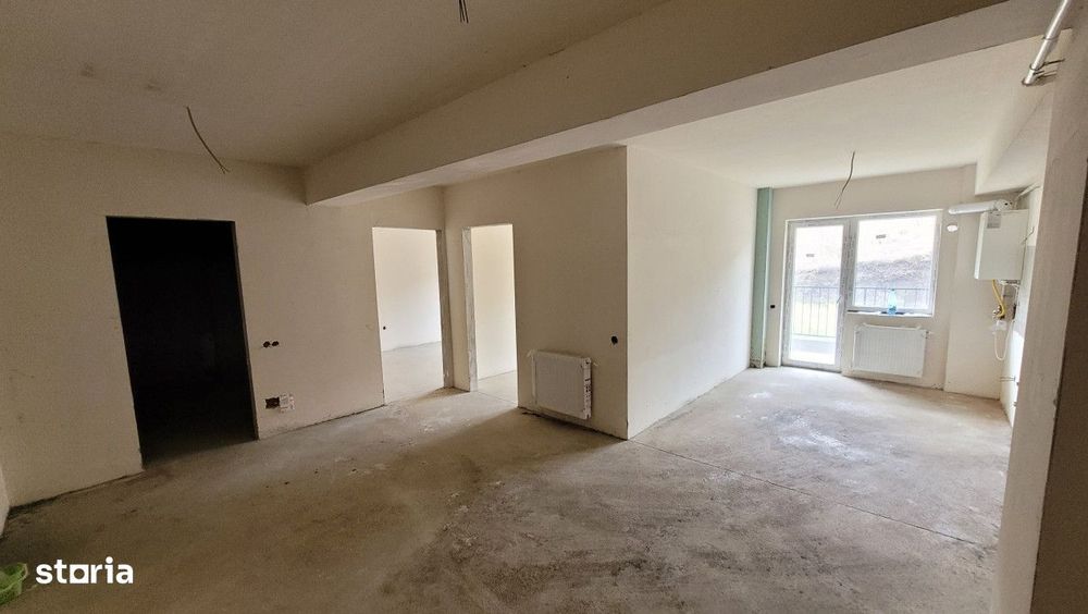 Apartament de 3 camere, semifinisat, zona Tera