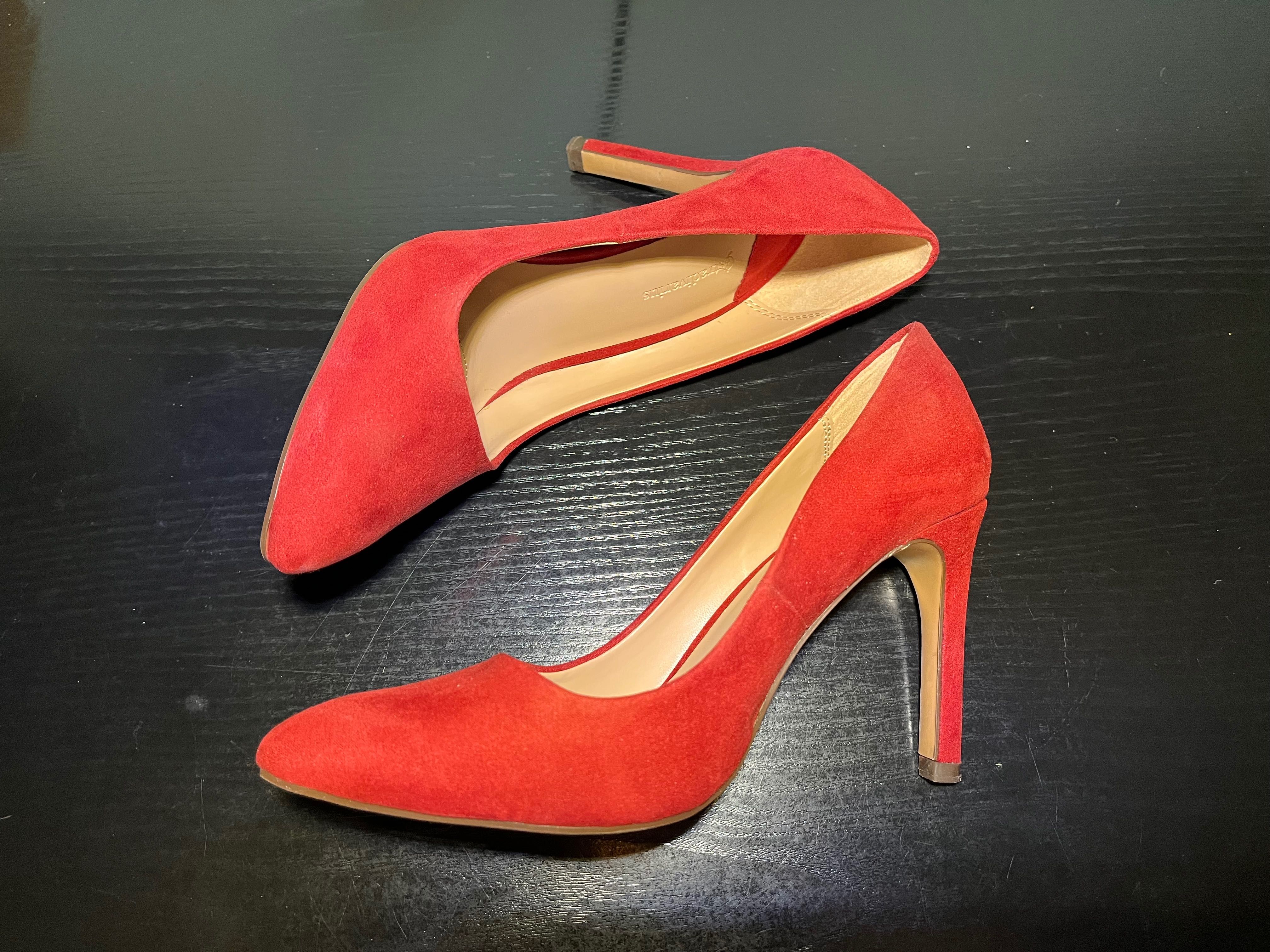 Pantofi stiletto Stradivarius roșii cu toc de 7 cm, mărimea 36