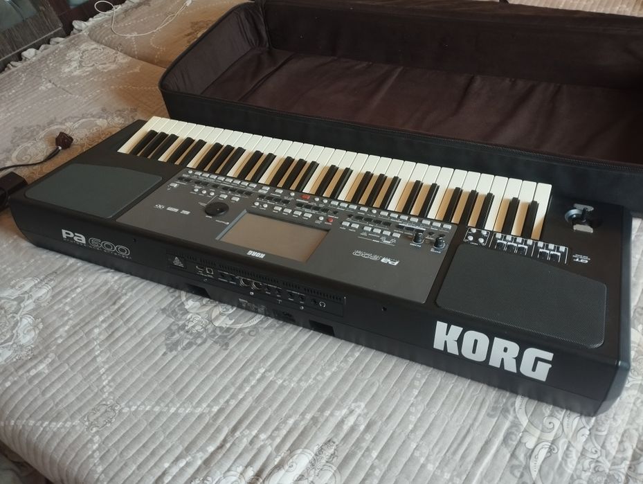 Korg pa 600 QT sotiladi