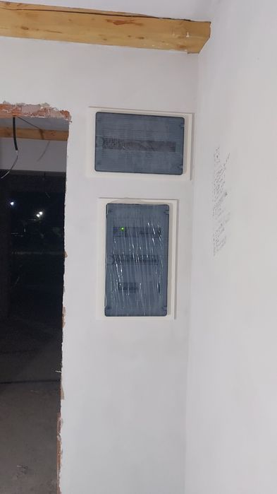 Electrician instalații electrice