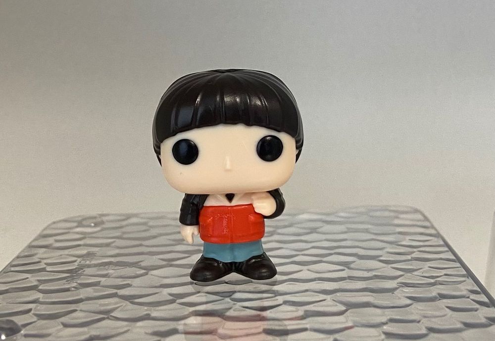 Фигурки из kinder joy stranger things