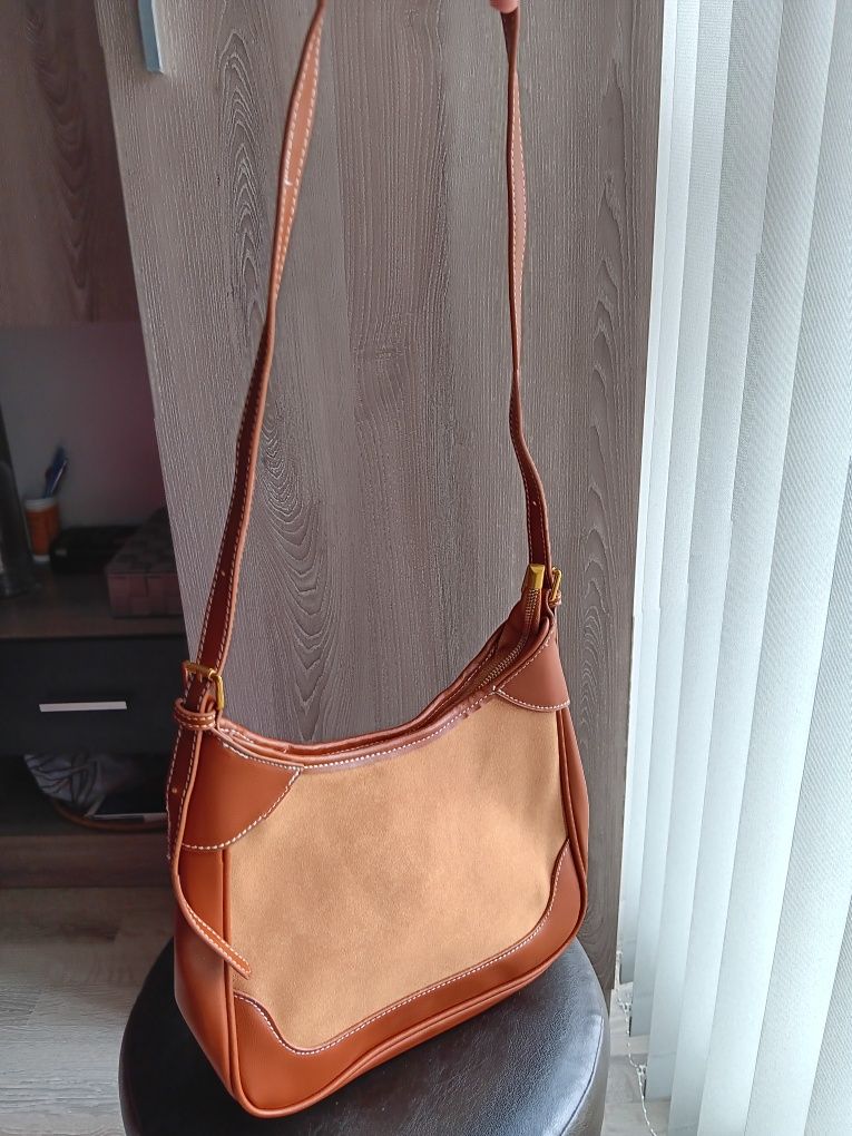 Малка дамска чанта светло-кафява, еко кожа и имитация на велур