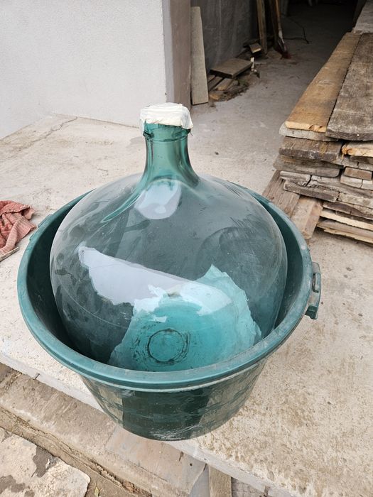 Damigeana 50 L cu cos plastic