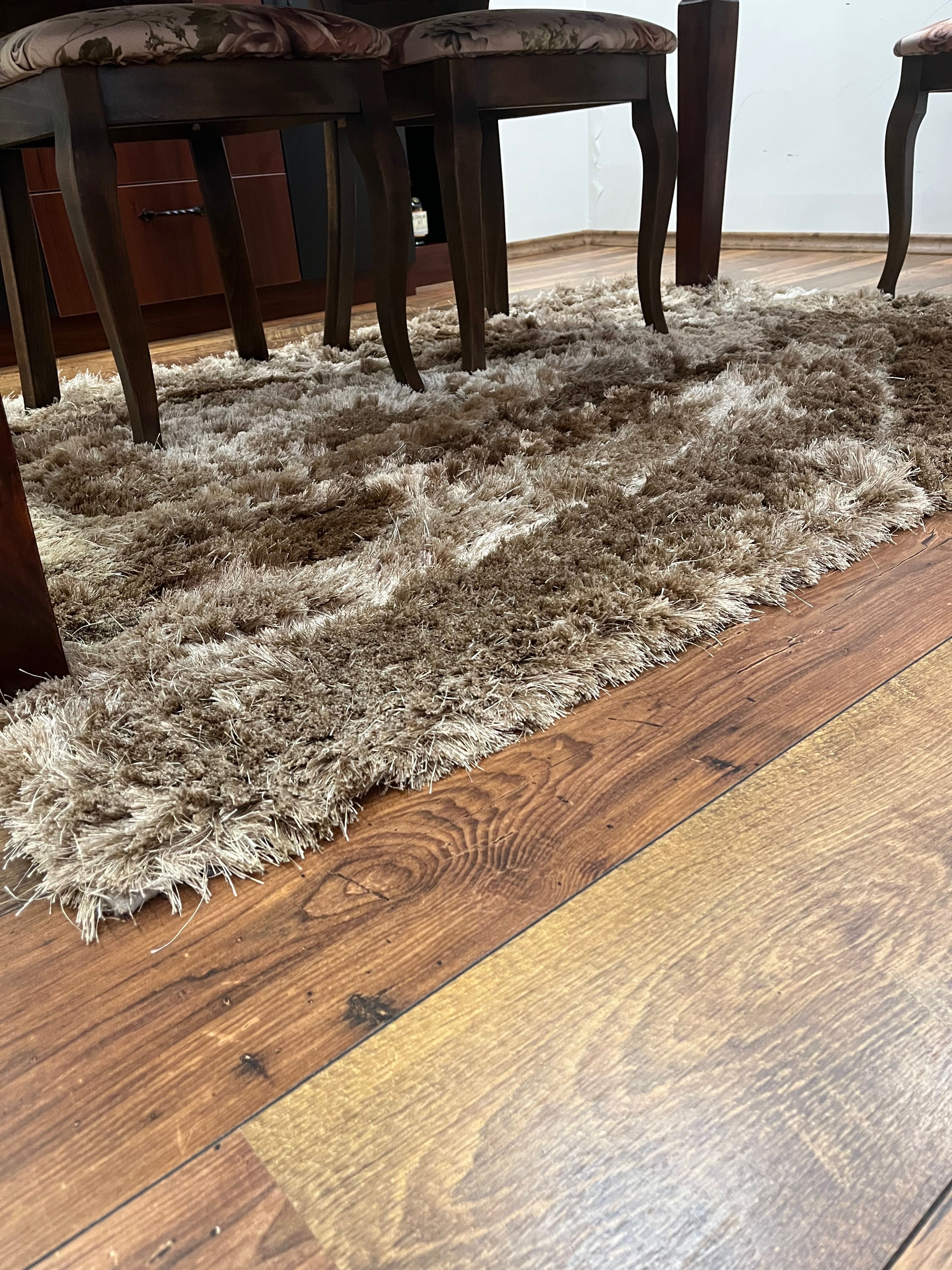 Рошав килим с косъм