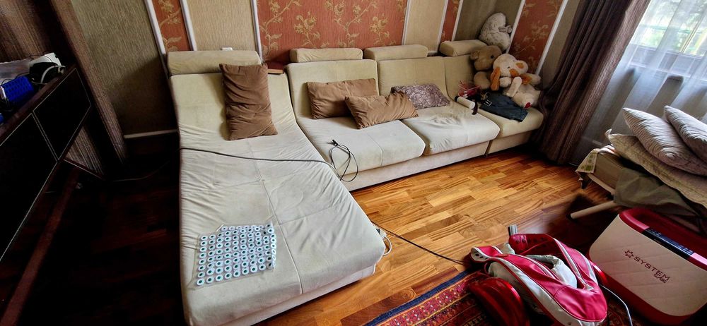 Диван угловой б/у из 3 частей 320д170ш90в
