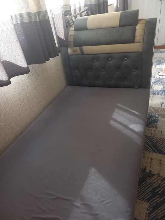 Kravat divan 1kishilik 1mln so'm kelishamiz