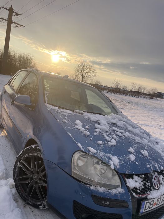 Golf 5 an fabricatie 2004 19 tdi madina este intro stare perfecta