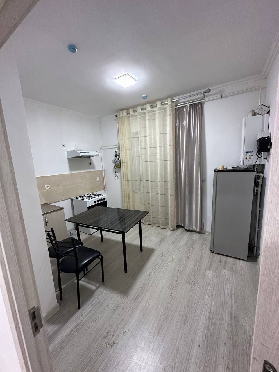 Yashnobod Olmos maxalla 3 xona 8 etaj 68kv