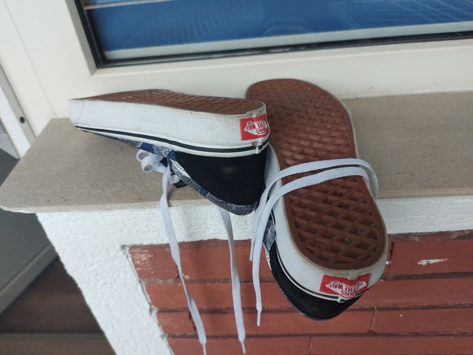 Vând încălțăminte de damă Vans