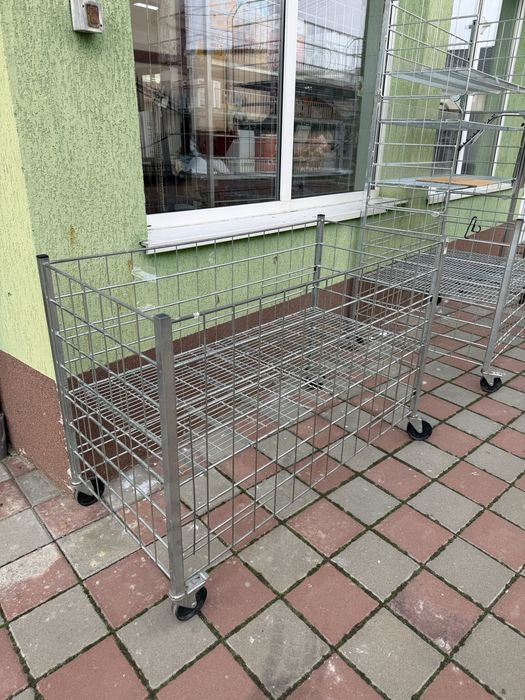 Coș-raft metalic pentru expunere