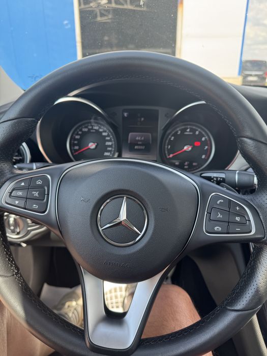 Vând Mercedes C class 200 în stare excepțională