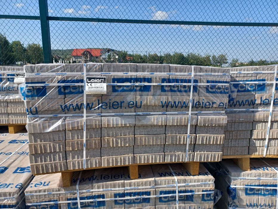 Vând PAVAJ Taverna & Caramel