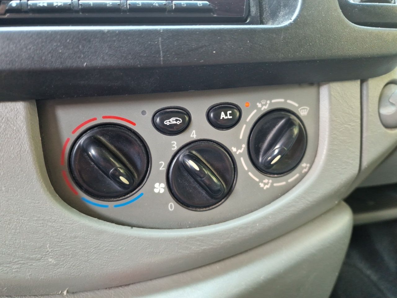 Vând Nissan Primastar.renault trafic opel