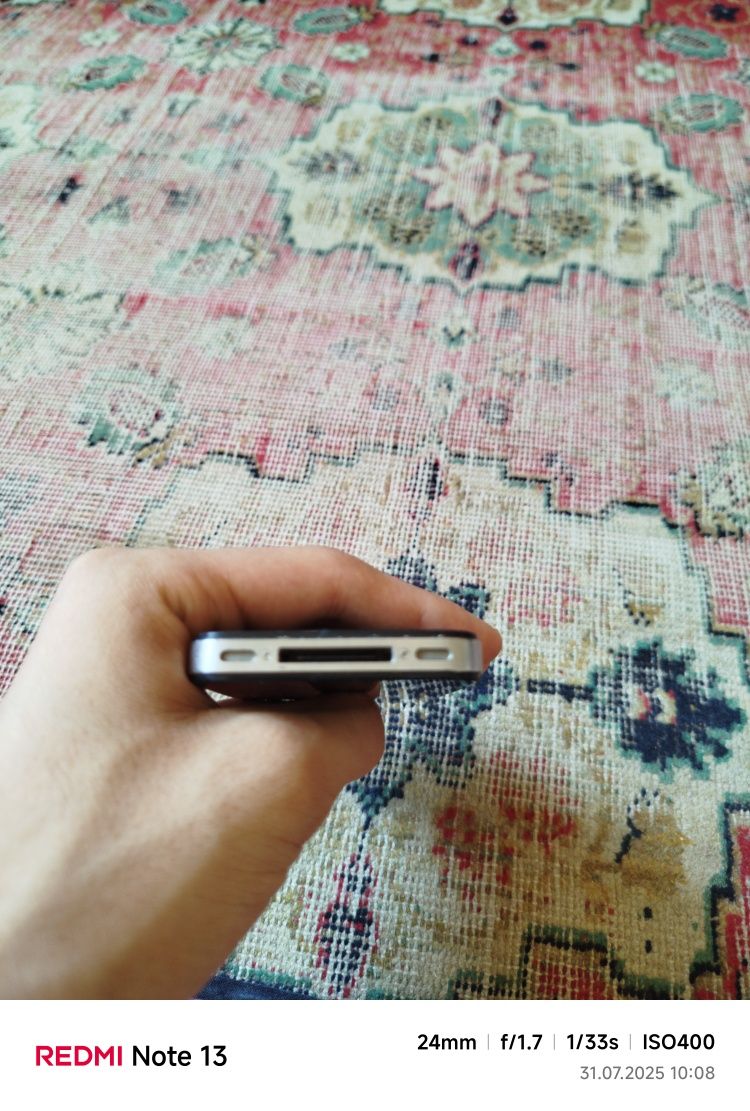 Iphone 4 продается на