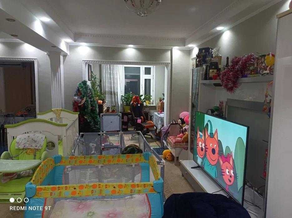 Юнусабад 14, 4-комн. кв. 110м², 1-линия, парковка есть