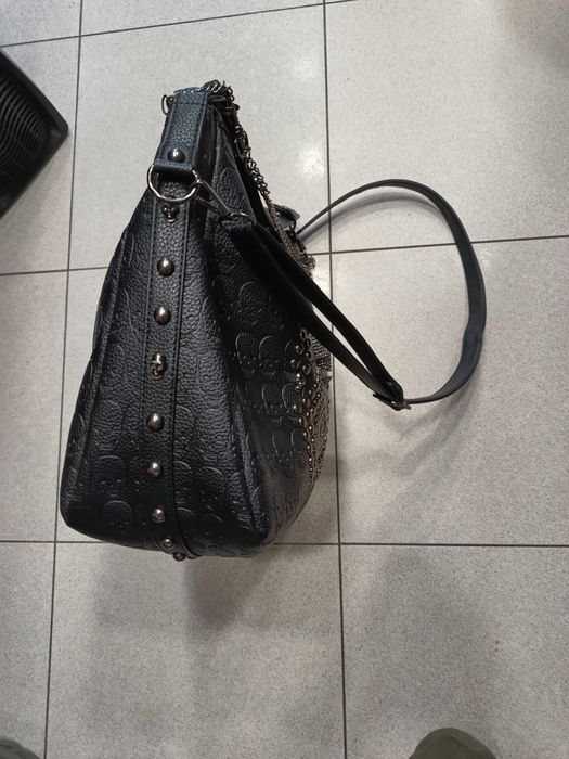 Кожена чанта с череп