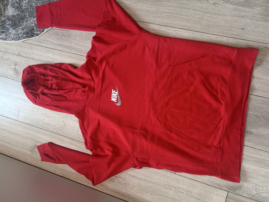 Червено горнище на nike