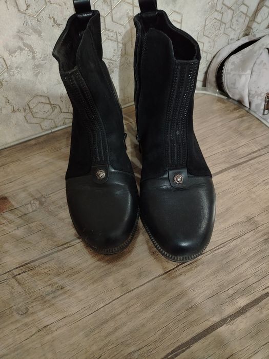 Продаю женские зимние сапоги в отличном состоянии