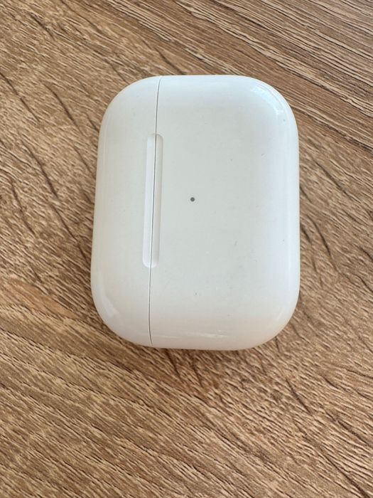 Apple AirPods MagSafe + Оригинален кабел