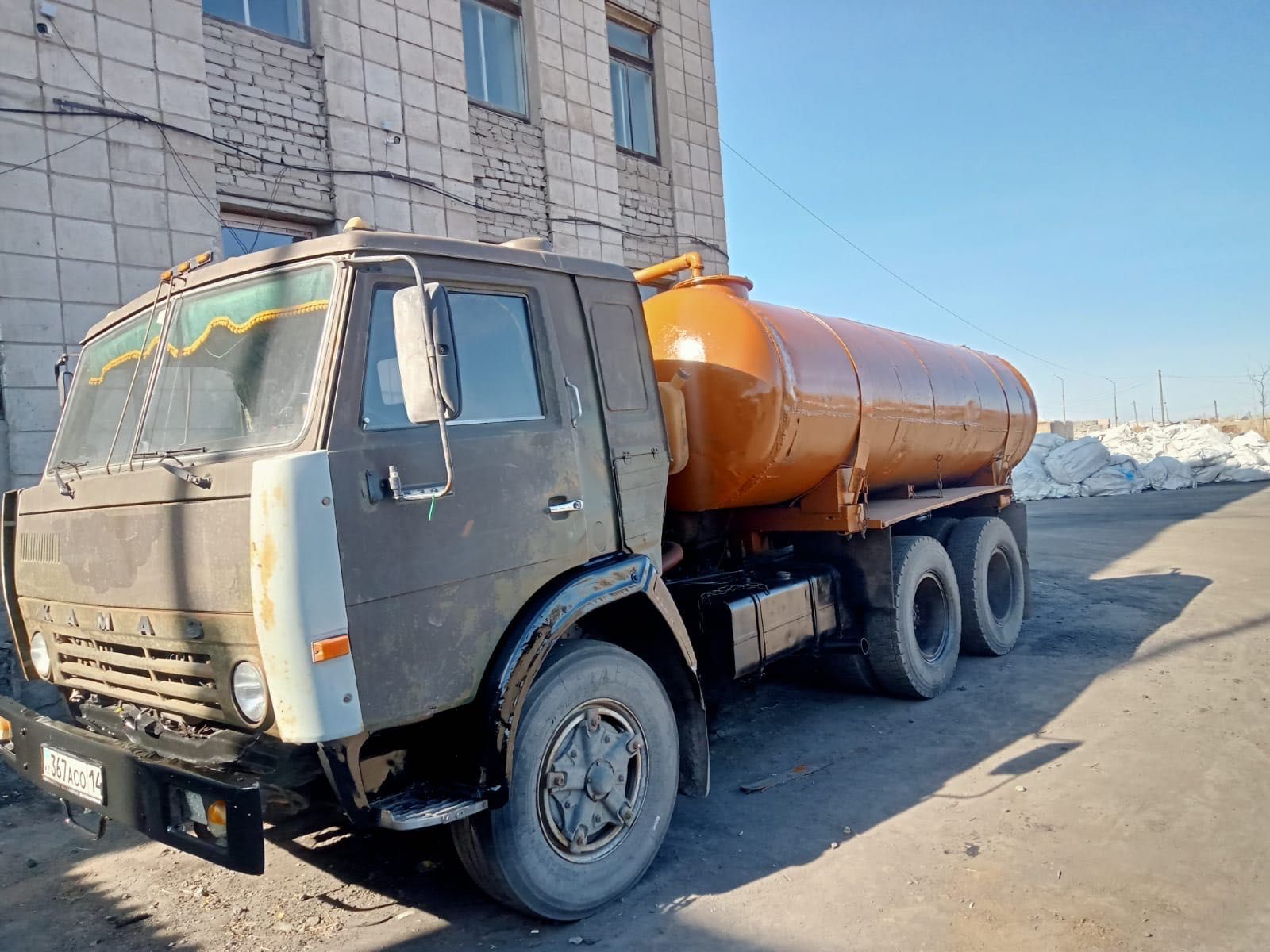 Продам ассенизатор,  12 кубов, вложений не требует