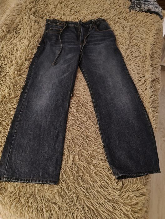 Vând blugi max mara