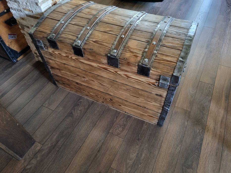 Стар дървен сандък/ракла/скрин