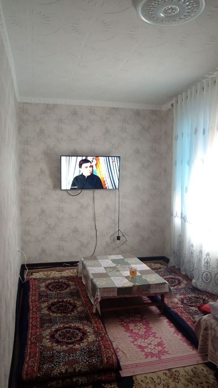 2 qavatli yashashga tayyor katta sutixli xovli sotiladi.