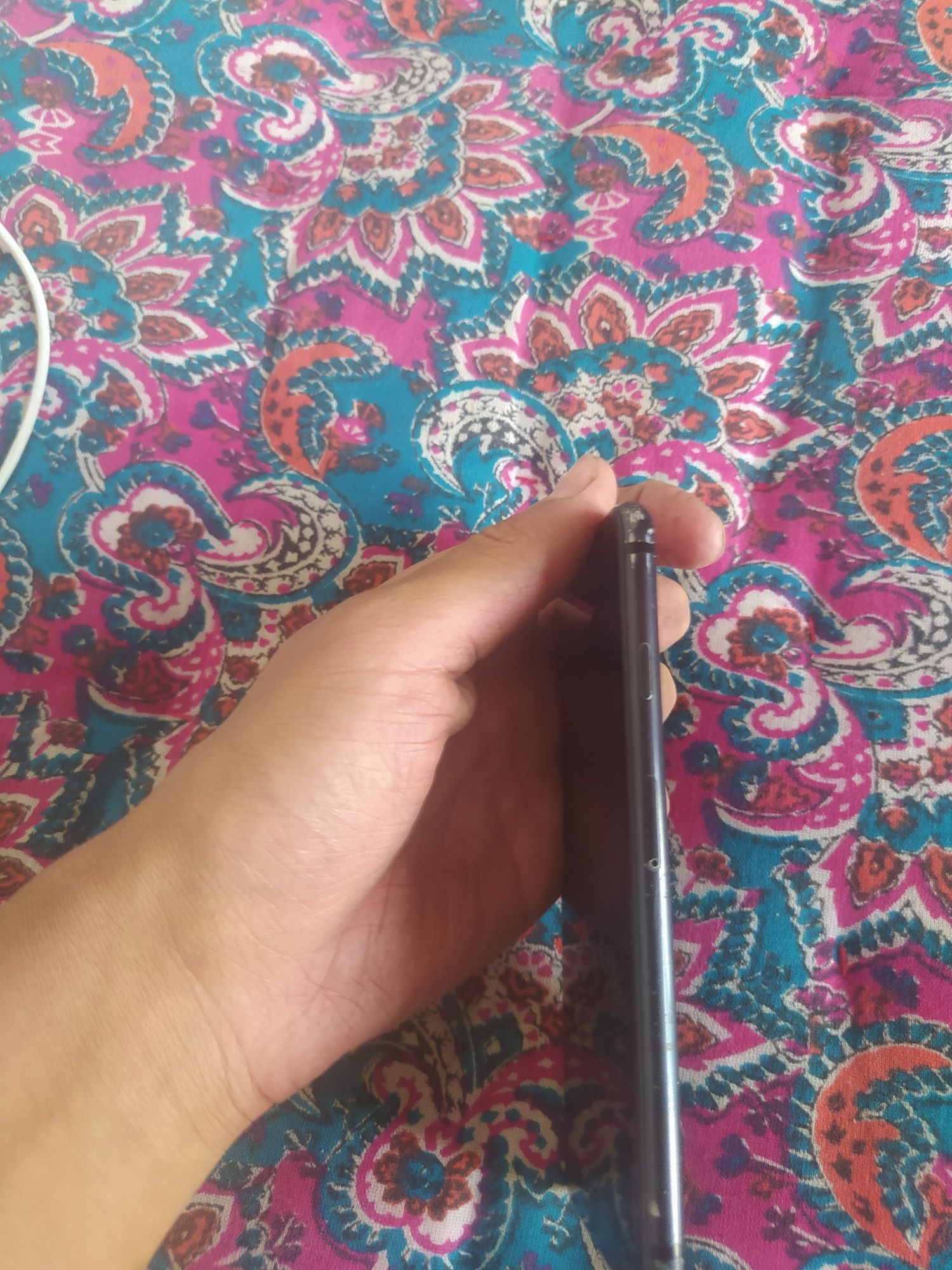 Iphone 7 yomkost 100% useleni. 32 GB abmen bor.