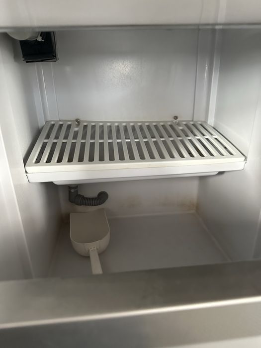 Льдогенератор срочно сотилади 400$