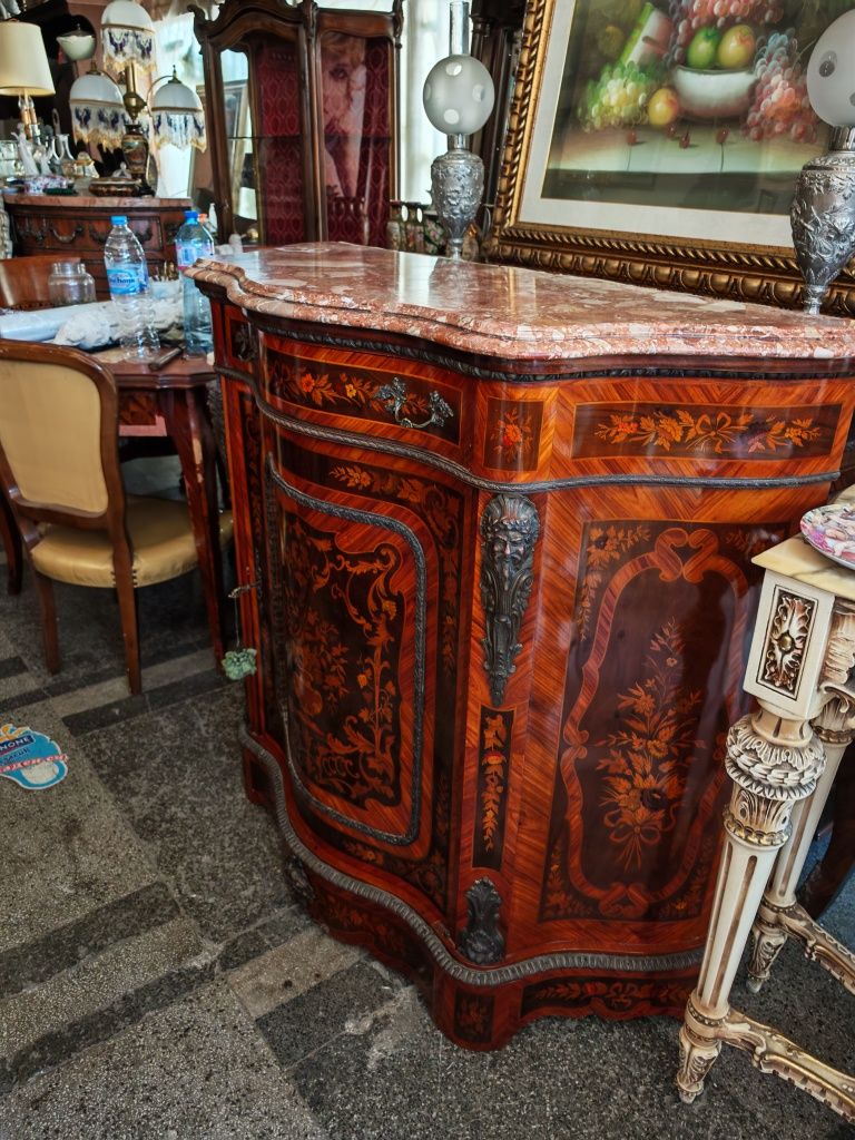 Бароков бар шкаф