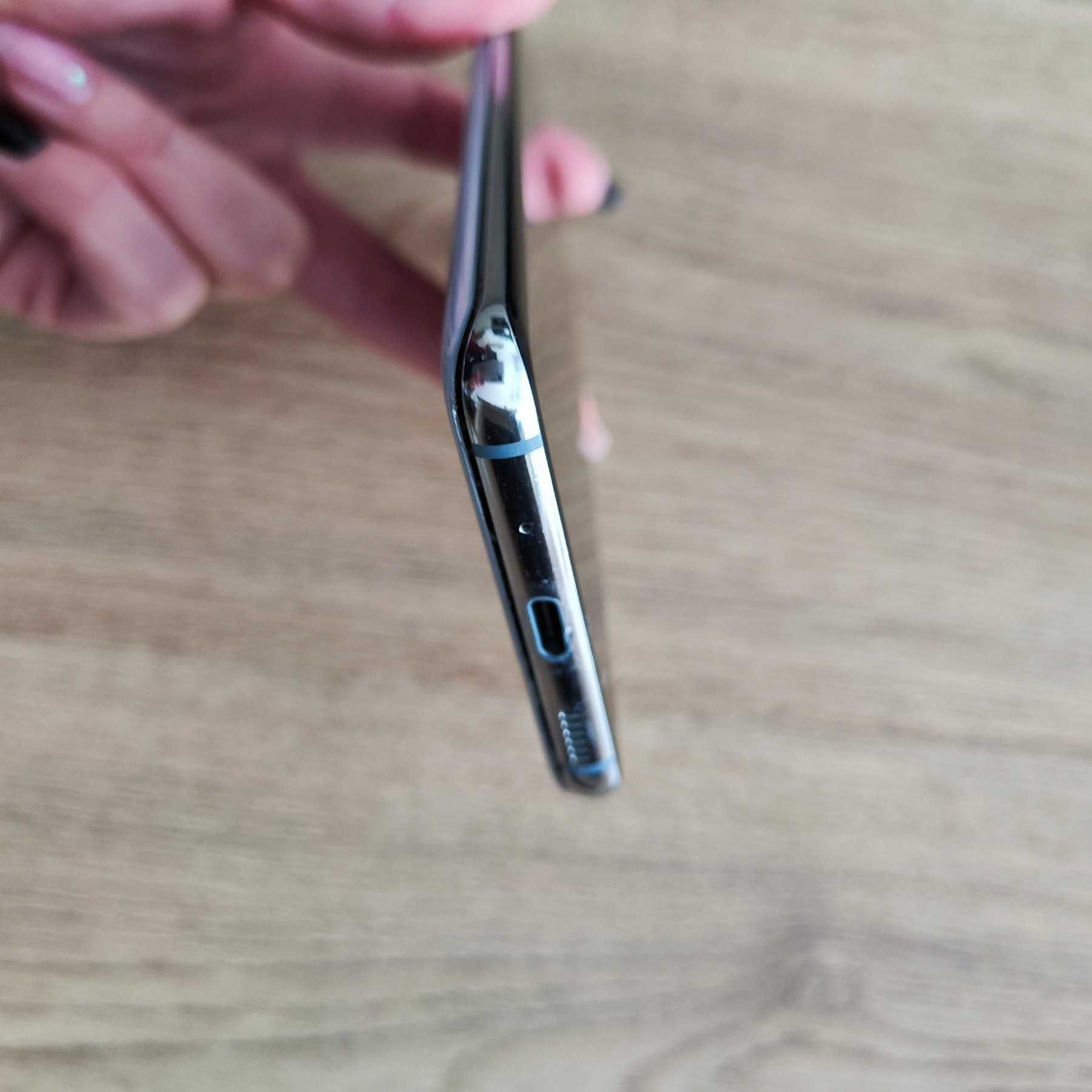 Samsung Galaxy S20 с повреда в дисплея