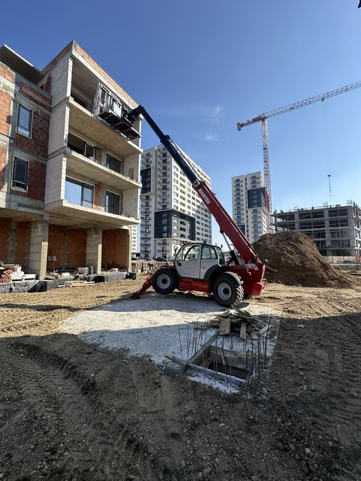 Închiriez  Manitou / Incarcator telescopic / Motostivuitor /
