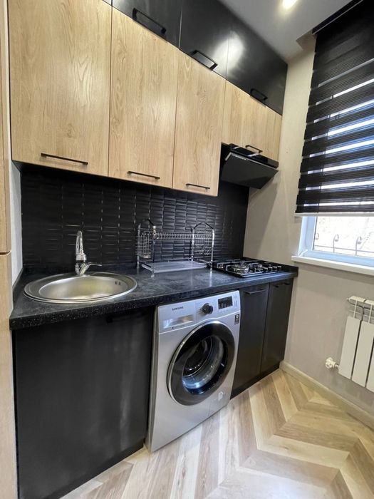 Srochno Alayskiyda 2 xonali kvartira sotiladi