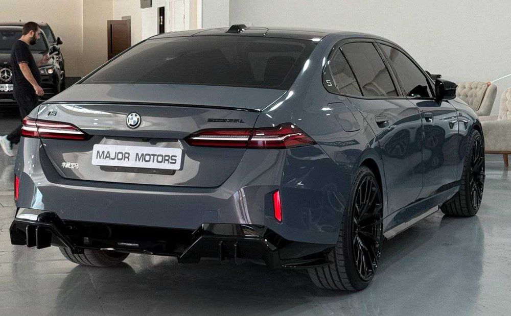 BMW I5 eDrive35L