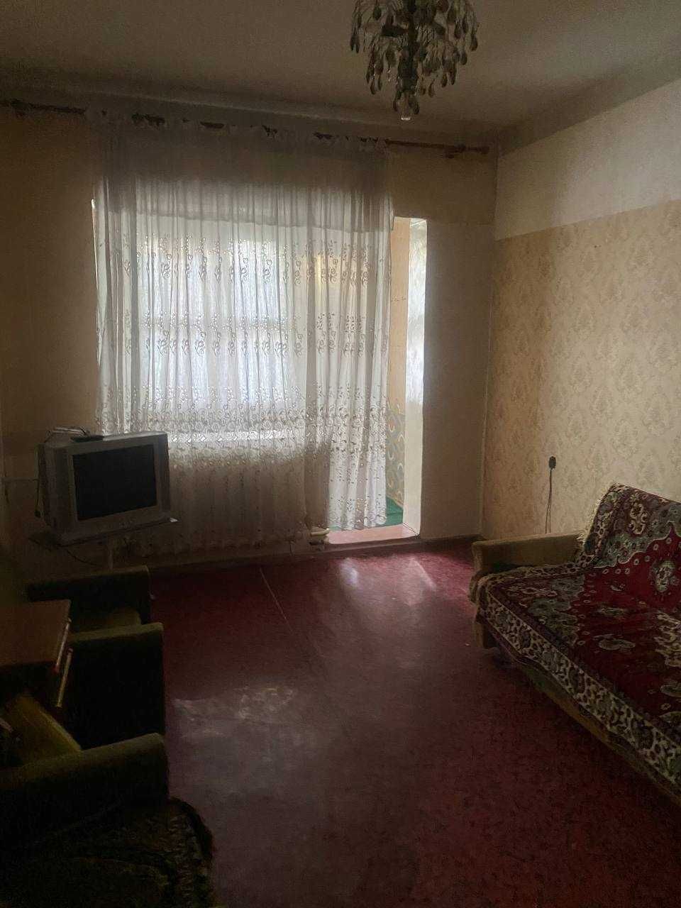 продаю 2\4\4 мирабадский район возле метро массив куйлюк-4