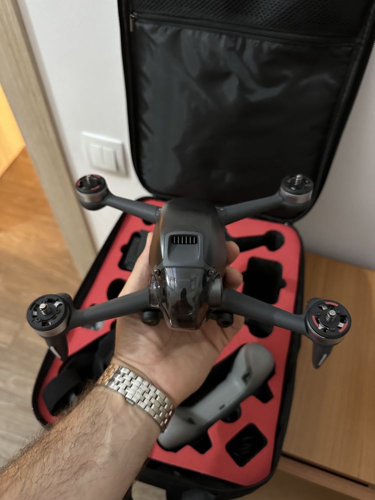 Drona DJI FPV full combo - accesorii + rucsac