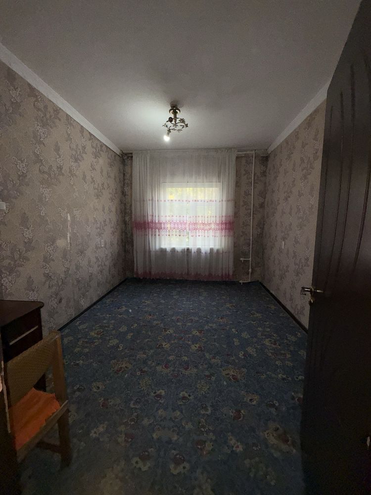 Продаётся 2 ком в 10 мкр новая планировка