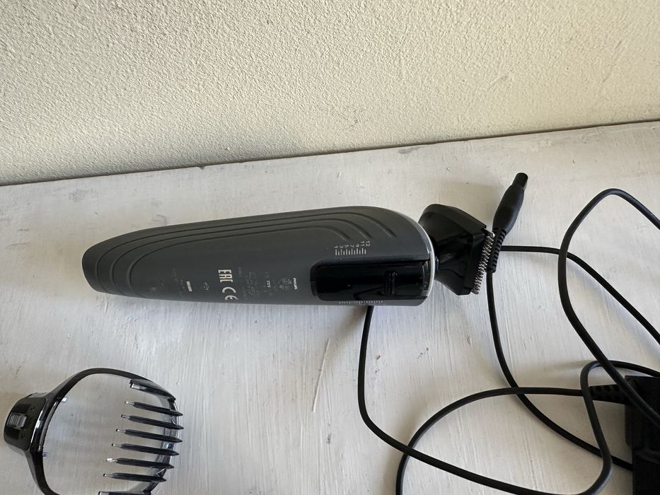 Машинка за бръснене и подстригване Philips Multigroom Series 3000